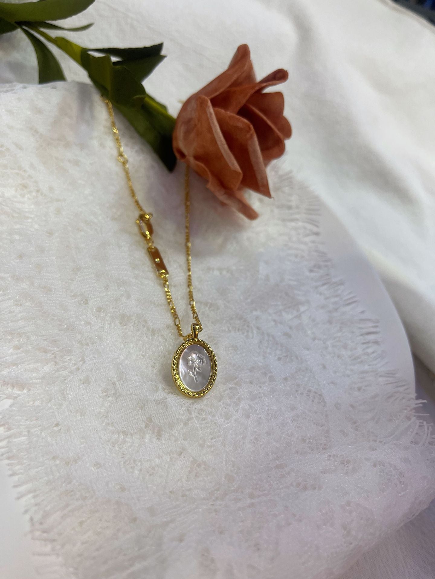 Oval Rose Embossed Necklace - S925 silver