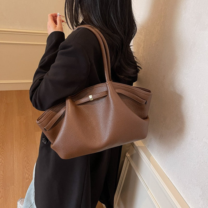 Fashionable shoulder bag